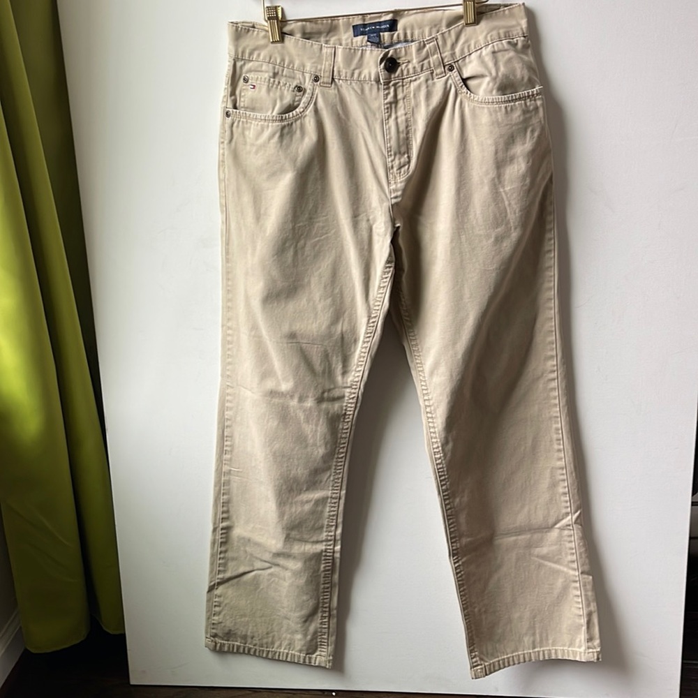 Tommy Hilfiger Men’s Relaxed Fit Khakis | W31L30